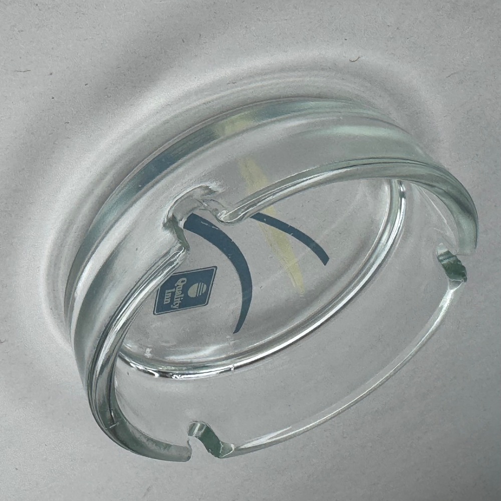 Vintage Quality Inn Hotel Glass Ashtray Clear Round Advertising Tobacciana - Picture 2 of 4